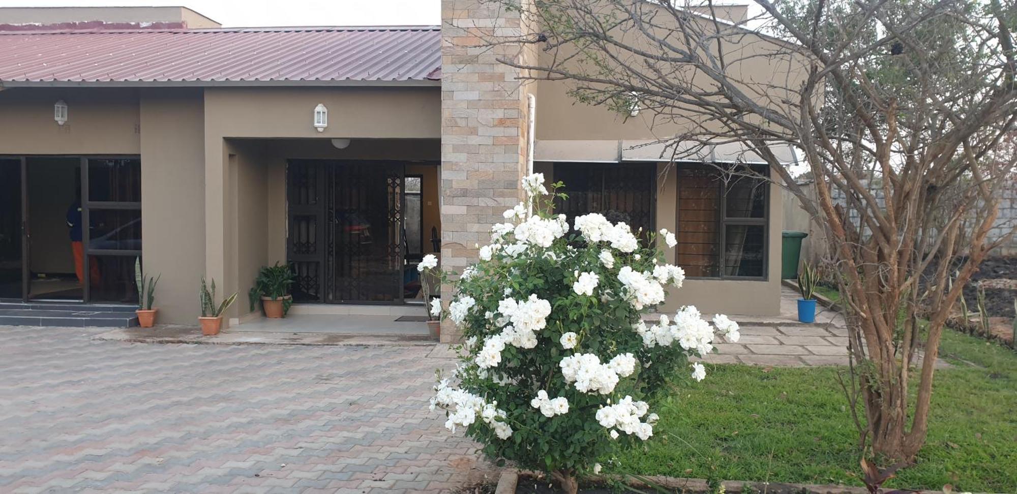 Villa Lombe, Off Great East Road, Silverest Silver Rest Buitenkant foto
